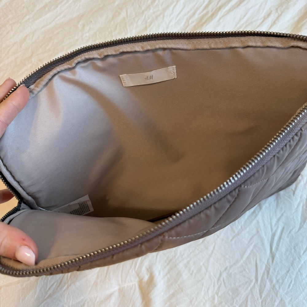 Laptop Case - Picture 2 of 2